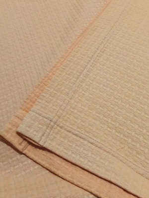 Embossed quilt like new 2.20x2.20