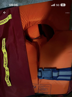 Lalizas life jackets new, pack of 4