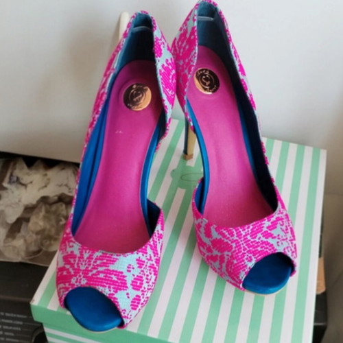 Axel Peep-Toe Heels with Floral Pattern, size 41