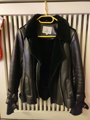 Women's jacket leather look with synthetic fur like new, black