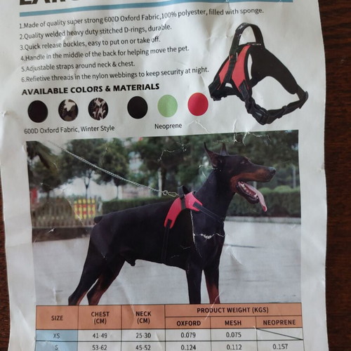 Dog harness size L new with adjustable straps and clip