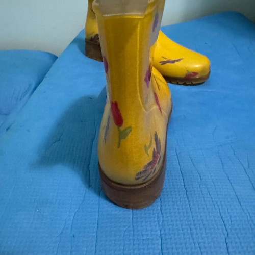 Women's yellow floral rain boots size 40 used