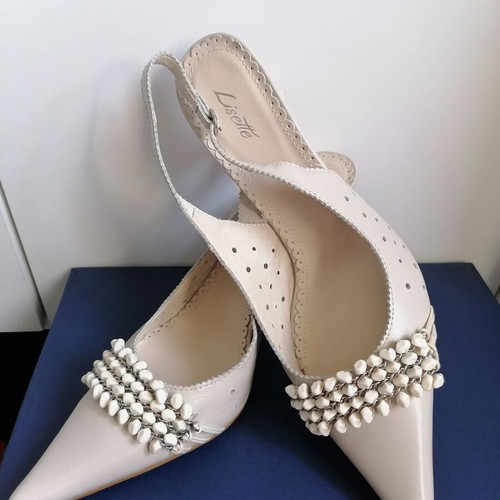 Lisette leather pumps size 39, new, beige, 9 cm heel
