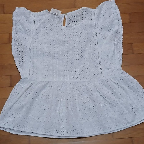 Nadia Summerwear white broderie blouse with ruffles on shoulders size small like new