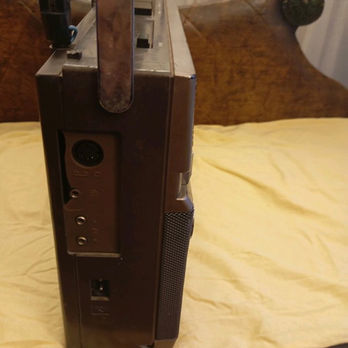 Grounding RR700 radio cassette player used, vintage 80s boombox
