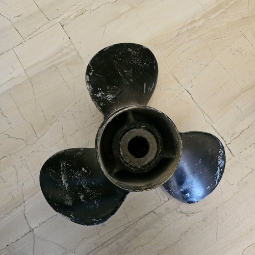 Boat propeller used in good condition