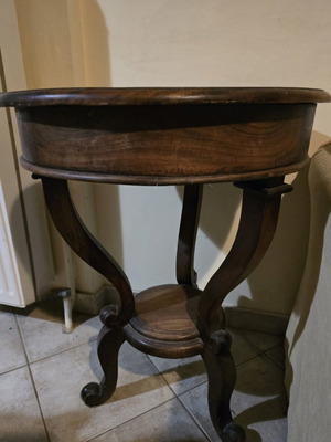 Classic wooden side table used, round 52cm x 70cm with curved legs
