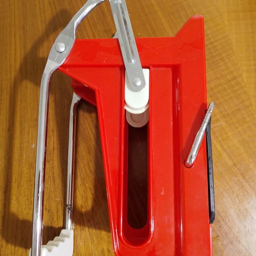 Manual potato and vegetable cutter like new