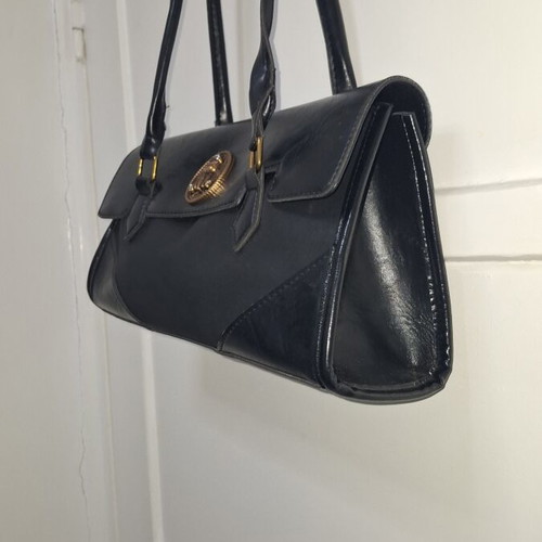 Black shoulder bag new with inner pocket