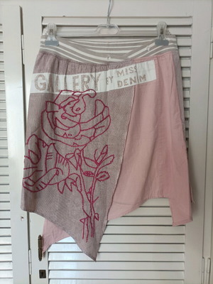 Asymmetric skirt with embroidery used, size M, pink