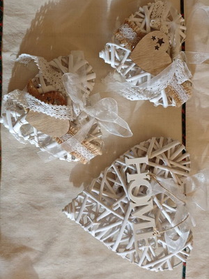 White wooden hearts like new, set of 3 pieces