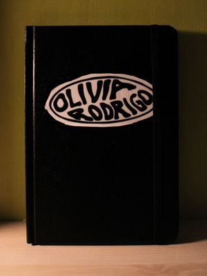 Olivia Rodrigo notebook A5, 100 pages