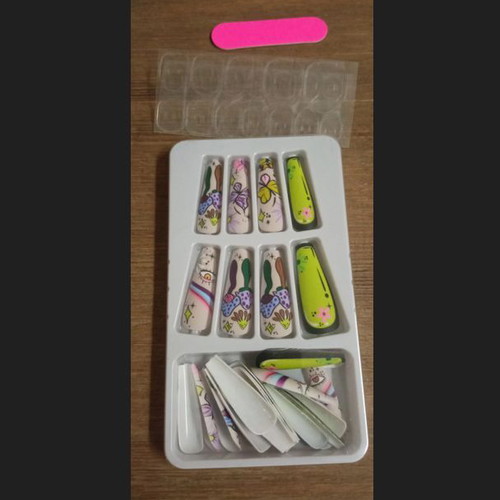 False nails new, set of 24 pieces with glue