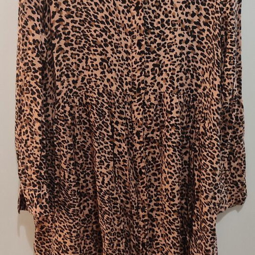 Stradivarius leopard dress like new, mini with buttons