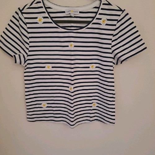 T-shirt with daisies used, size S