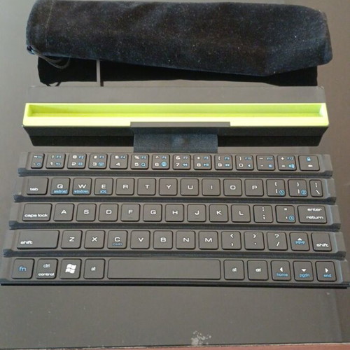 Bluetooth Folding Keyboard ANG Black like new