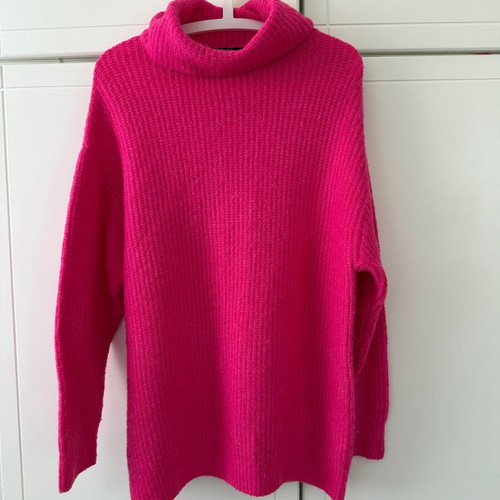 Fuchsia sweater Bershka long with neck like new