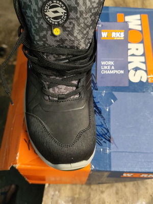 Lotto electrician safety boots new, size 45, black and grey