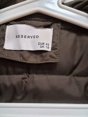 Γυναικείο ανοιξιάτικο μπουφάν Reserved σαν καινούργιο, πράσινο, με κουκούλα