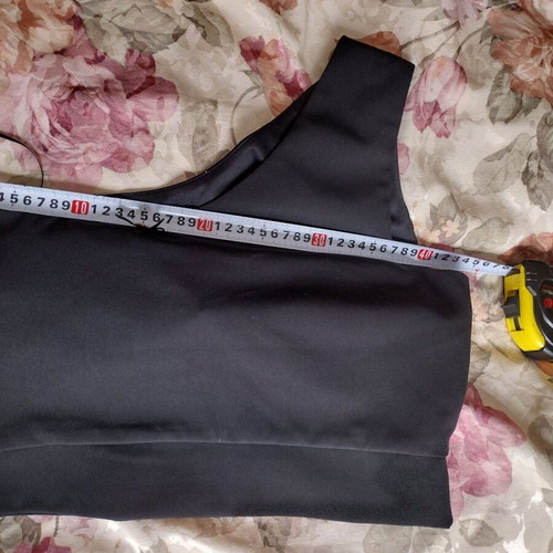 Lynne asymmetrical super sexy top like new, black, size XL