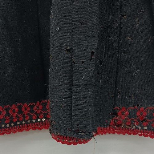 Collectible traditional wool dress No 129 used