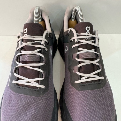 On Cloud sports shoes size 38, gray