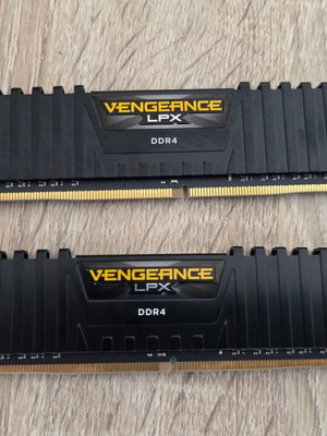 Corsair Vengeance LPX DDR4 16GB RAM modules like new, 2400MHz