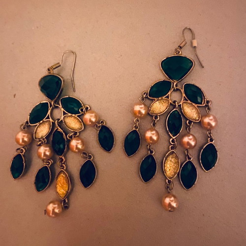 Zara special edition earrings new long with green details