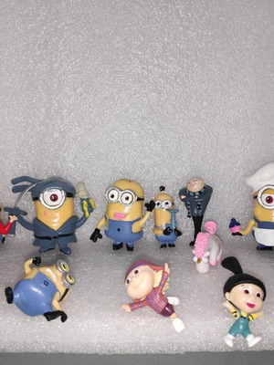 Minions Despicable Me collectible set of 12 figures