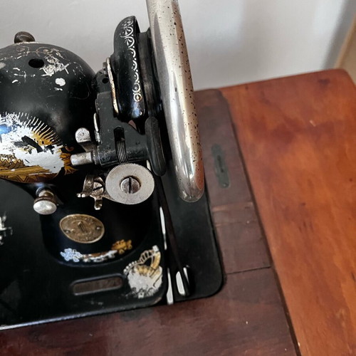 Singer sewing machine furniture functional used antique