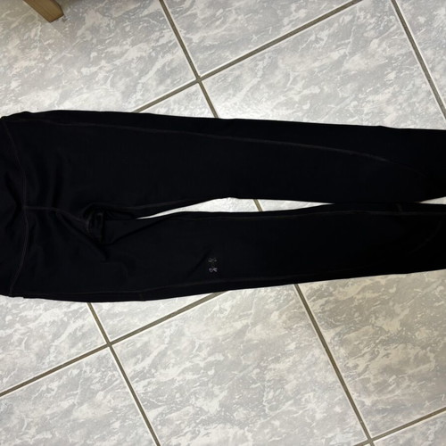Under Armour women's leggings used, black, size XS