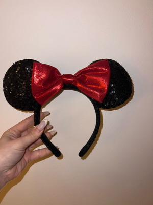 Disneyland Minnie Mouse ears like new, limited edition, collectible