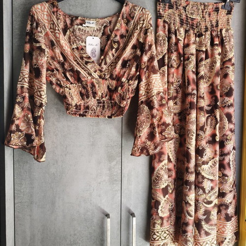 Salmon Crop Top and Pants Set new, colorful paisley print