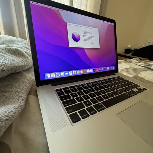 MacBook Pro Retina 15.4” laptop, 16GB RAM, 512GB SSD, Quad-Core i7