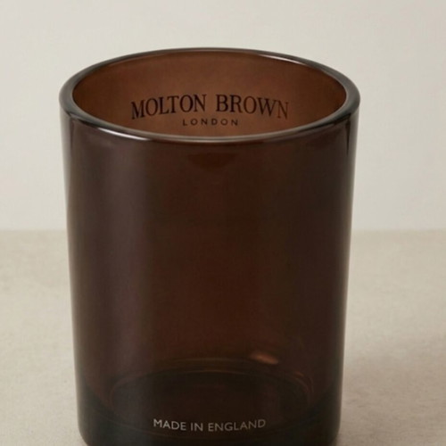 Molton Brown Delicious Rhubarb and Rose candle new 190gr