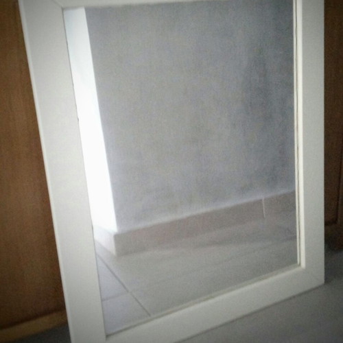 Mirror with white wooden frame like new, 81x66 cm