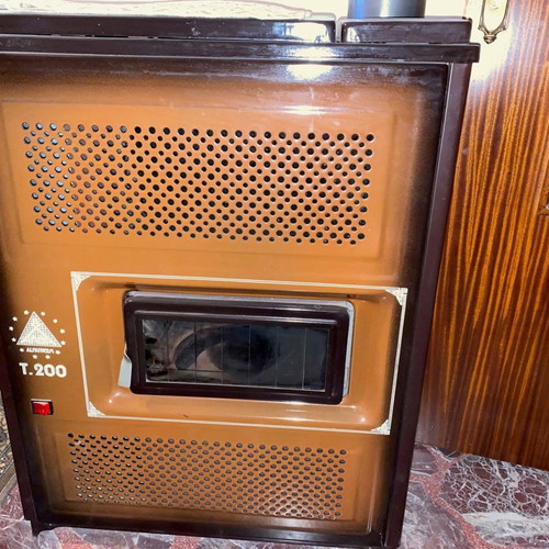 Alfatherm T-200 oil heater used, 17kW air heater brown