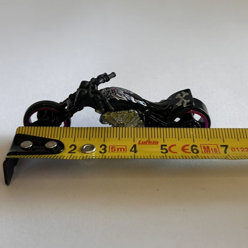 Hot Wheels 2001 Blast Lane Motorcycle Skull & Crossbones Series used