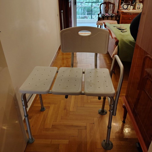 Bathroom support bench like new