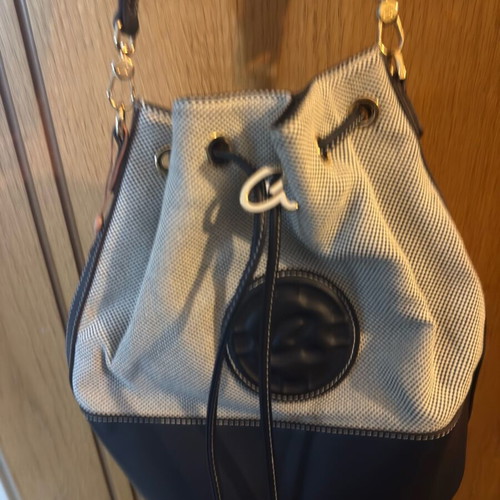 Axel bucket bag like new, white and blue crossbody