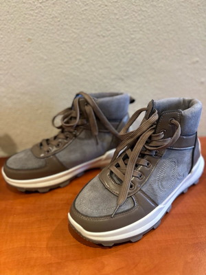 Boots like new, size 41
