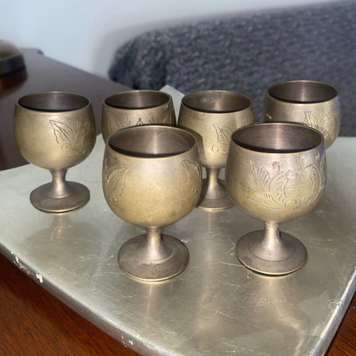 Brass shot glasses used, set of 6 with metal base