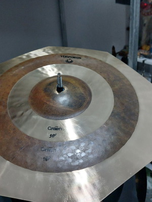 Crash 16" οκταγωνικό Turkey χειροποίητο B25 με δώρο Ride 20"