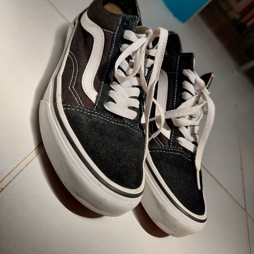 Vans classic sneakers size 38.5 used, black and white