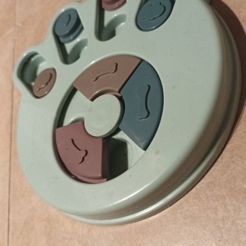 Reward and slow feeding toy for cats and small dogs like new
