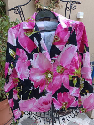 Rinascimento floral jacket size S like new, cotton 97%