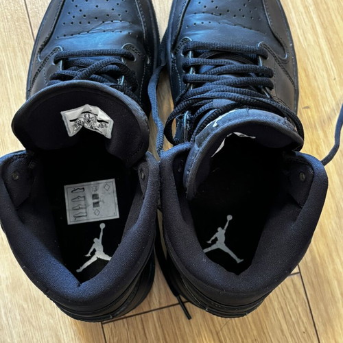 Nike Air Jordan 1 Mid sneakers used, Triple Black, size 40.5