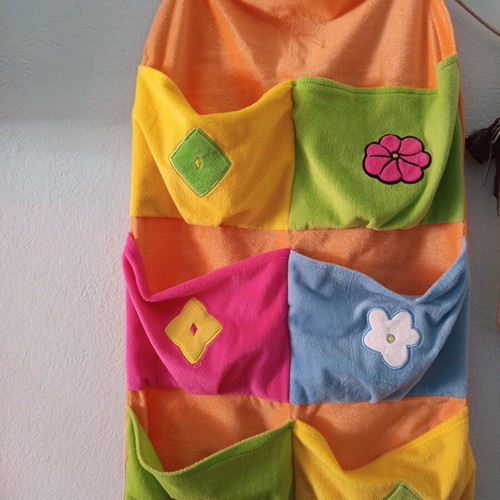 Storage Pockets Hanging Fleece Fabric like new, 6 wide pockets