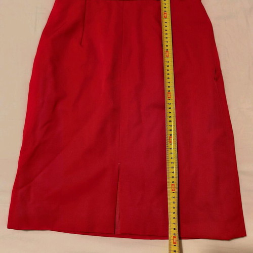 Red skirt like new, 100% wool super worsted gabardine, size S
