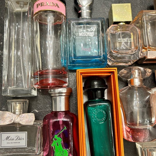 Empty perfume bottles like new, pack of 19 pieces